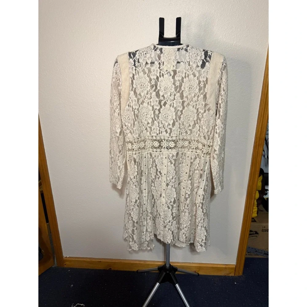 Vocal lace duster